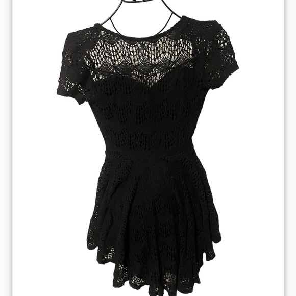 Kendall  & Kylie Lace Crochet Sz XS Hi-Low Skater Dress in Black - Picture 3 of 7